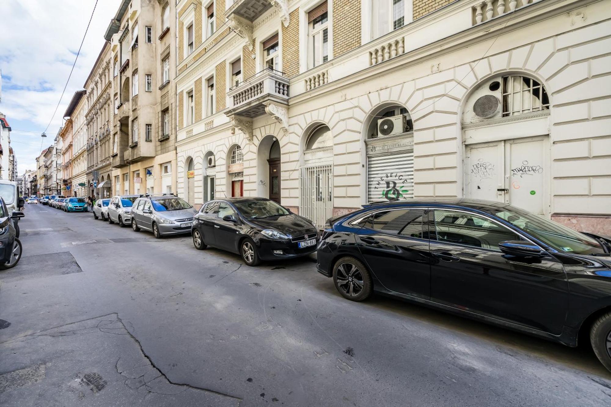 Cozy 2 Bedroom 2 Bathroom Apartment In The City Centre Budapest Esterno foto